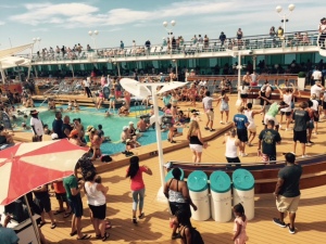 cruise ship swimming pool